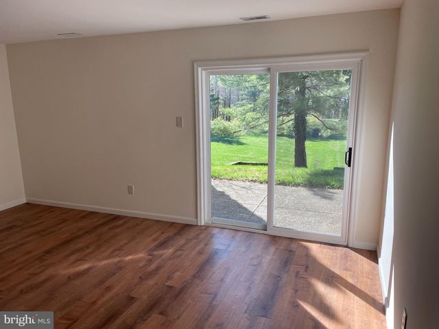 17 LOG POND DR, Horsham, PA 19044