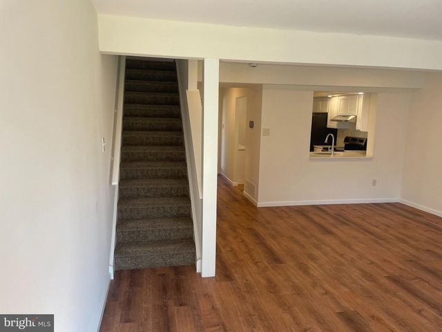 17 LOG POND DR, Horsham, PA 19044