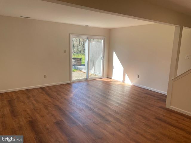 17 LOG POND DR, Horsham, PA 19044