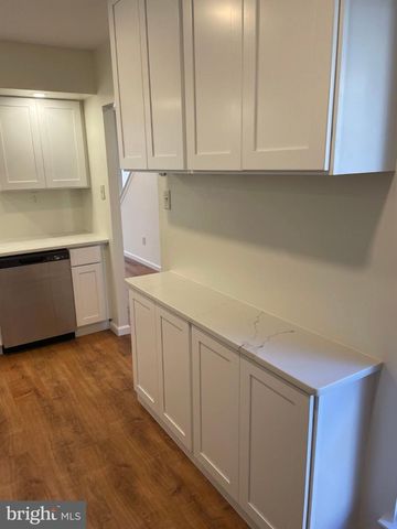 17 LOG POND DR, Horsham, PA 19044