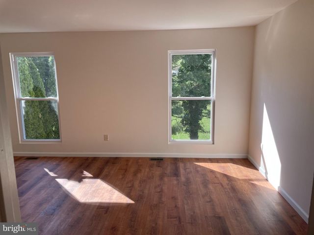 17 LOG POND DR, Horsham, PA 19044