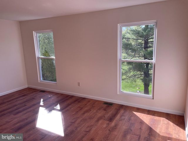 17 LOG POND DR, Horsham, PA 19044
