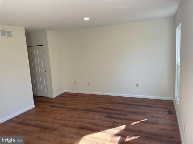 17 LOG POND DR, Horsham, PA 19044