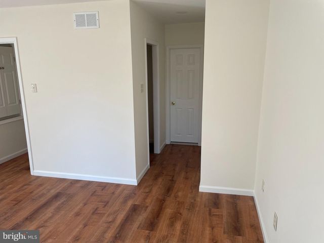 17 LOG POND DR, Horsham, PA 19044