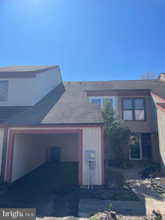 17 LOG POND DR, Horsham, PA 19044