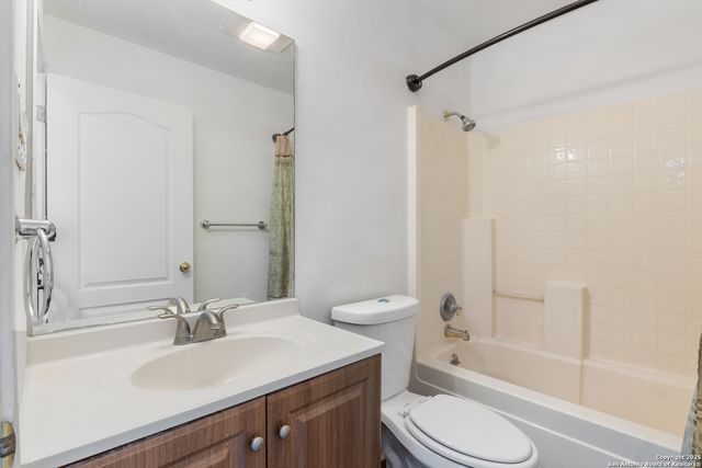 2143 Calle Del Sol, San Antonio, TX 78226