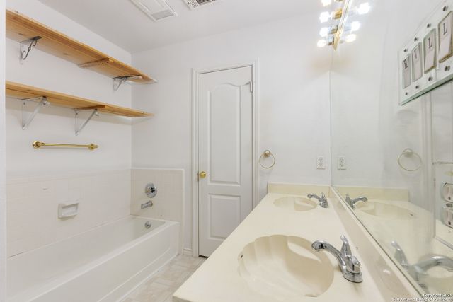 2143 Calle Del Sol, San Antonio, TX 78226