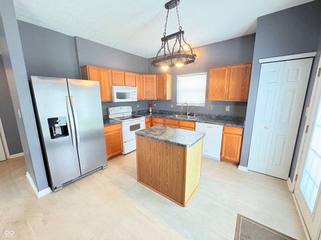 6633 Gadsen Court, Plainfield, IN 46168