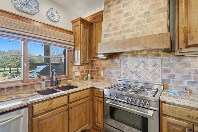 1671 Falls Creek Drive, Graford, TX 76449