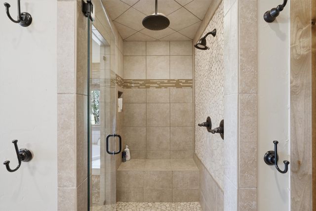 1671 Falls Creek Drive, Graford, TX 76449