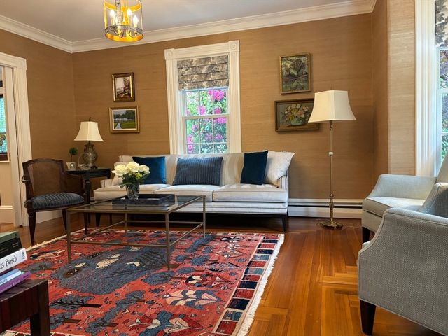 674 Webster St, Needham, MA 02492