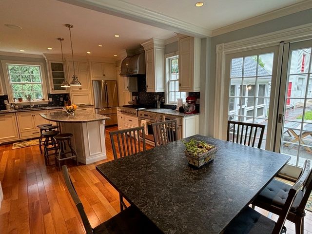 674 Webster St, Needham, MA 02492