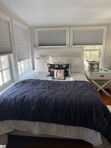 674 Webster St, Needham, MA 02492