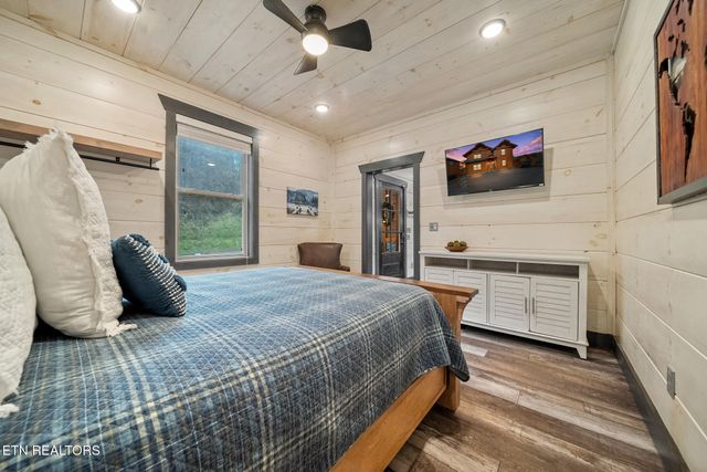 1125 Autumn Path Way, Sevierville, TN 37862