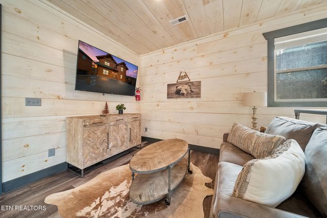 1125 Autumn Path Way, Sevierville, TN 37862