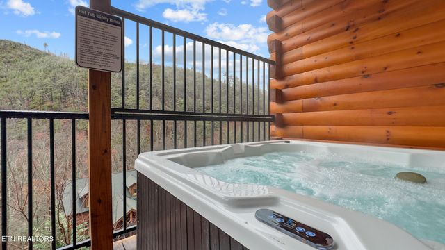 1125 Autumn Path Way, Sevierville, TN 37862