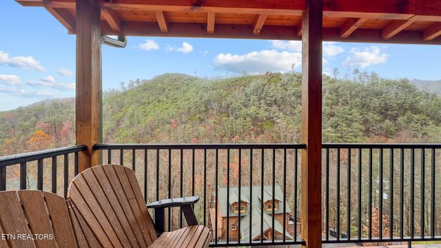 1125 Autumn Path Way, Sevierville, TN 37862