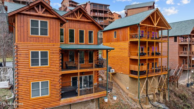 1125 Autumn Path Way, Sevierville, TN 37862