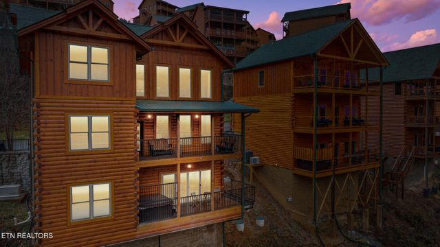 1125 Autumn Path Way, Sevierville, TN 37862