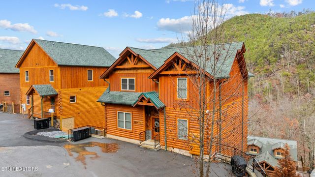 1125 Autumn Path Way, Sevierville, TN 37862