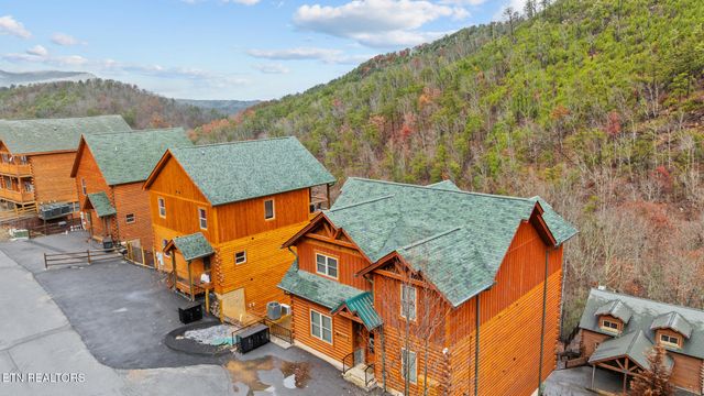 1125 Autumn Path Way, Sevierville, TN 37862