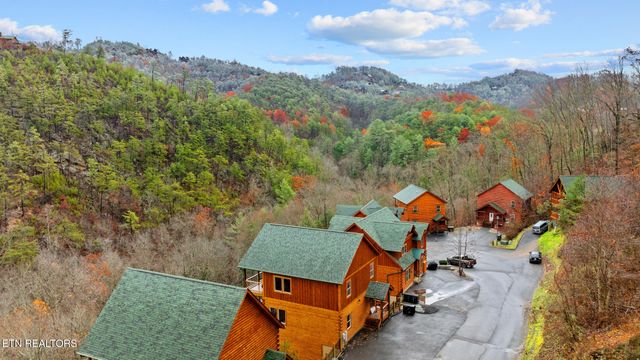 1125 Autumn Path Way, Sevierville, TN 37862