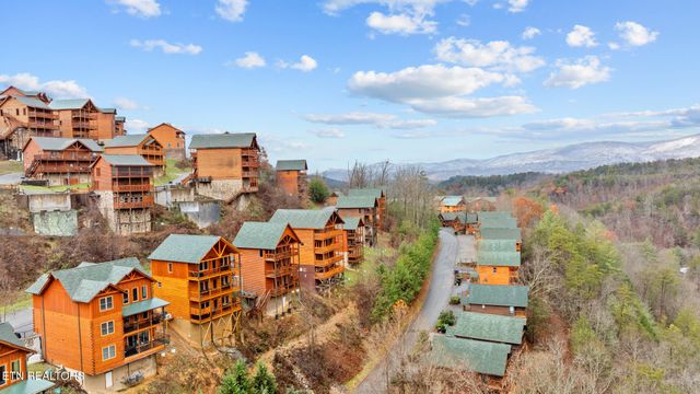 1125 Autumn Path Way, Sevierville, TN 37862