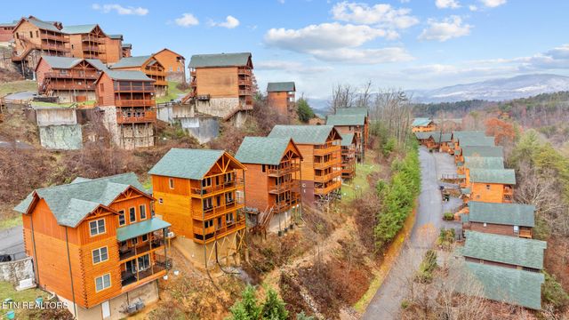 1125 Autumn Path Way, Sevierville, TN 37862