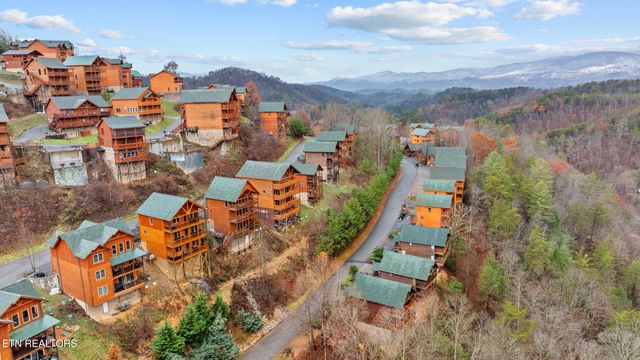 1125 Autumn Path Way, Sevierville, TN 37862