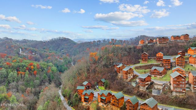 1125 Autumn Path Way, Sevierville, TN 37862