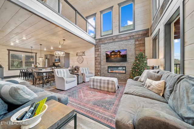 1125 Autumn Path Way, Sevierville, TN 37862