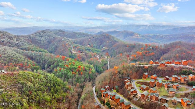 1125 Autumn Path Way, Sevierville, TN 37862