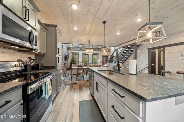 1125 Autumn Path Way, Sevierville, TN 37862