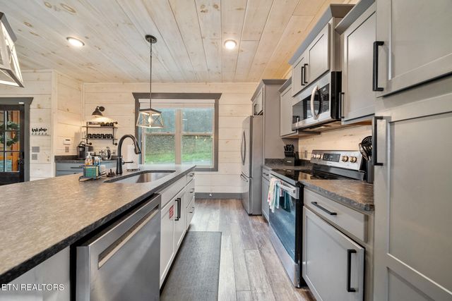 1125 Autumn Path Way, Sevierville, TN 37862