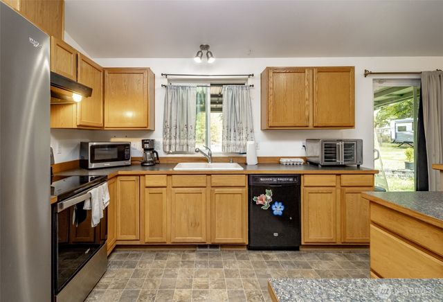 7605 295th, Roy, WA 98580