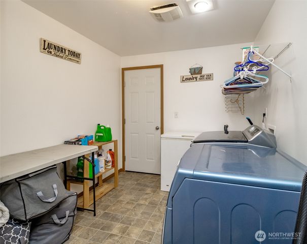 7605 295th, Roy, WA 98580