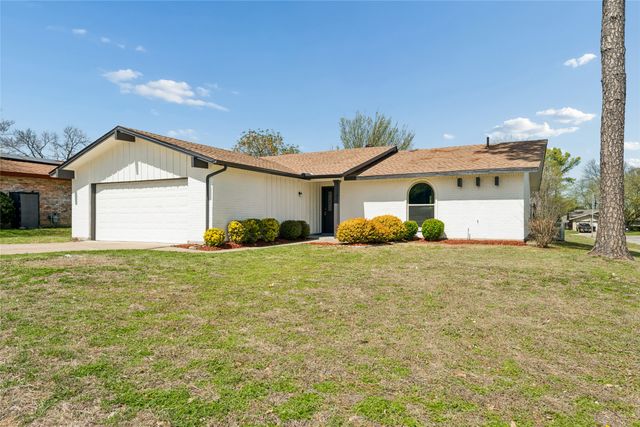 701 Salsbury Circle, Arlington, TX 76014