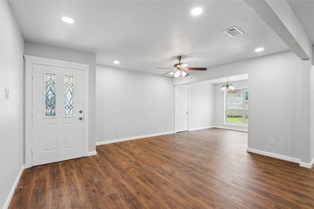 701 Salsbury Circle, Arlington, TX 76014