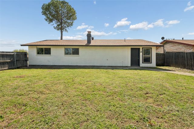 701 Salsbury Circle, Arlington, TX 76014