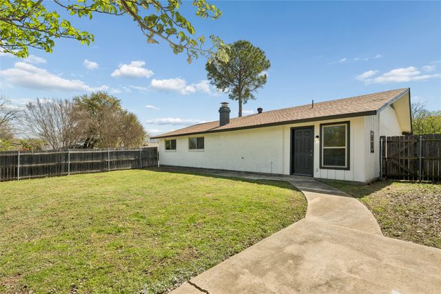 701 Salsbury Circle, Arlington, TX 76014