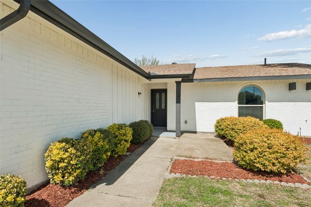 701 Salsbury Circle, Arlington, TX 76014