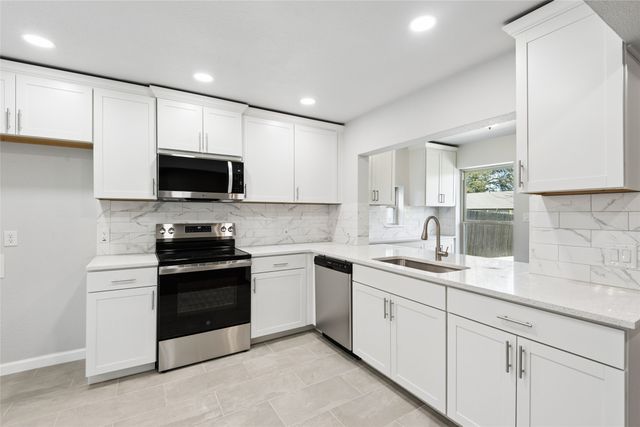 701 Salsbury Circle, Arlington, TX 76014