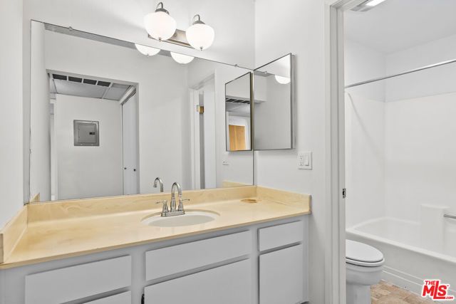 8207 Raintree Circle, Culver City, CA 90230