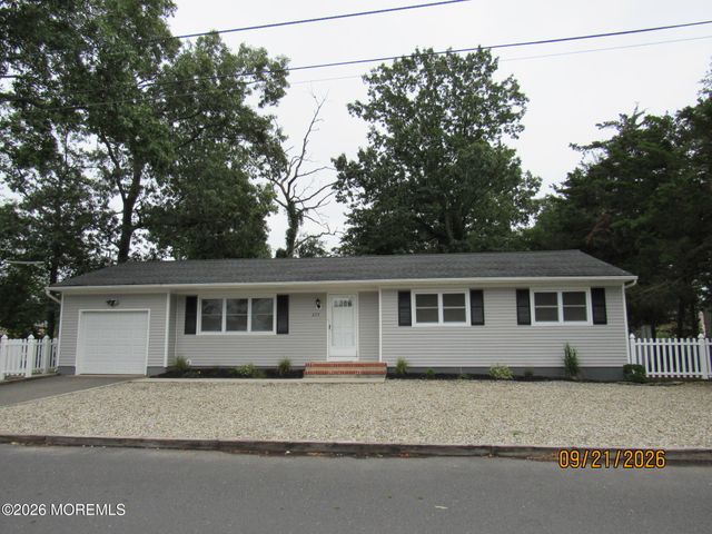 255 Dogwood Lane, Forked River, NJ 08731