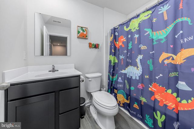 15 SOUTHWIND DR, Blackwood, NJ 08012