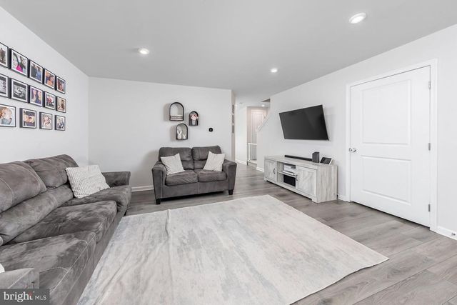 15 SOUTHWIND DR, Blackwood, NJ 08012