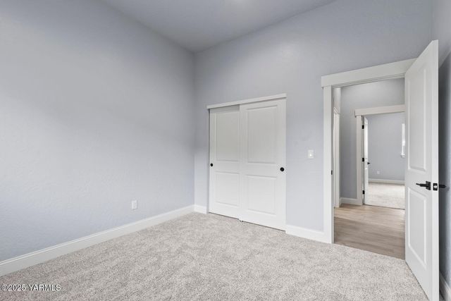 7920 Englewood Crest Dr, Yakima, WA 98908