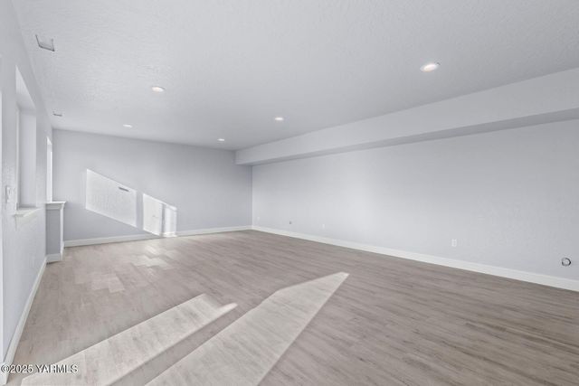 7920 Englewood Crest Dr, Yakima, WA 98908