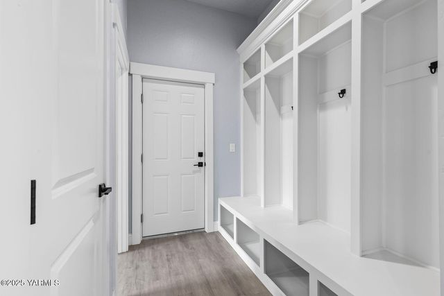 7920 Englewood Crest Dr, Yakima, WA 98908