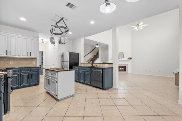 874 Pebblebank Lane, League City, TX 77573